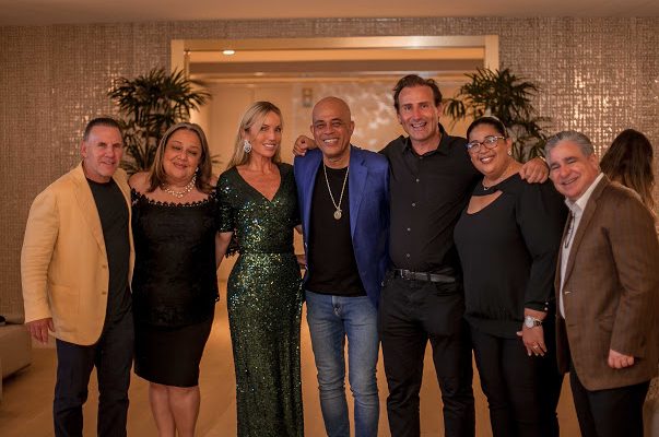 Jim Ferraro, Sophia Martelly, Cristie Delrieu, Michel Martelly, Nicolas Delrieu, Christine Coupet Jacques y Alfredo Lopez.